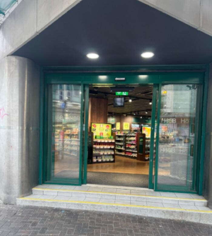 Images Holland & Barrett - Birmingham High Street