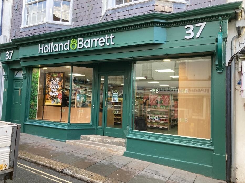 Images Holland & Barrett - Totnes