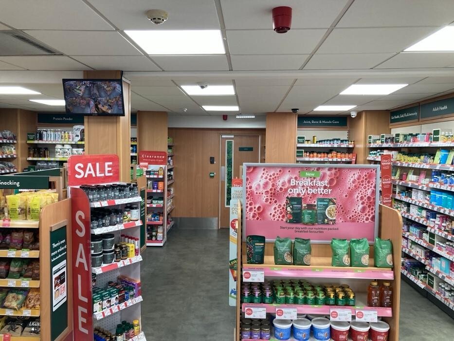 Images Holland & Barrett - Totnes
