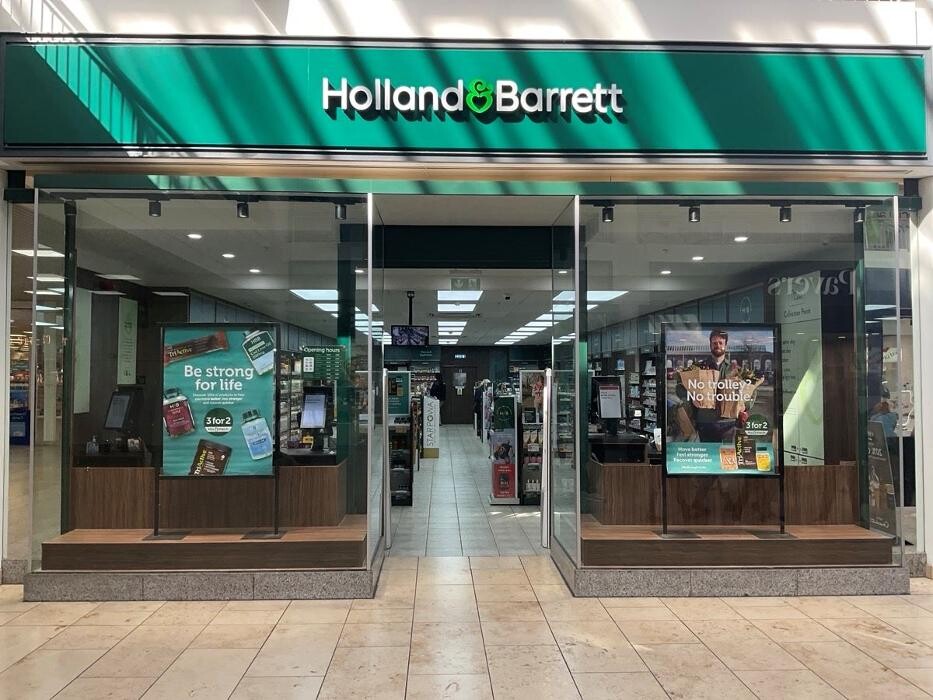 Images Holland & Barrett - Metro Centre
