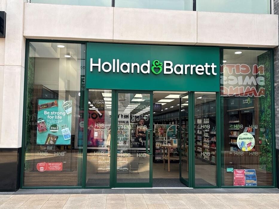 Images Holland & Barrett - Newport