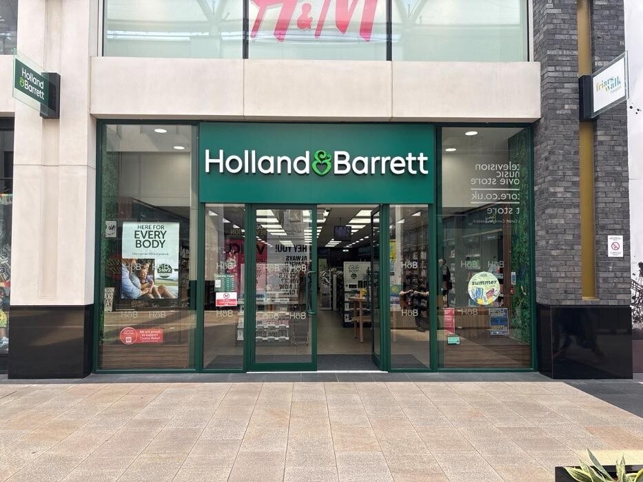 Images Holland & Barrett - Newport