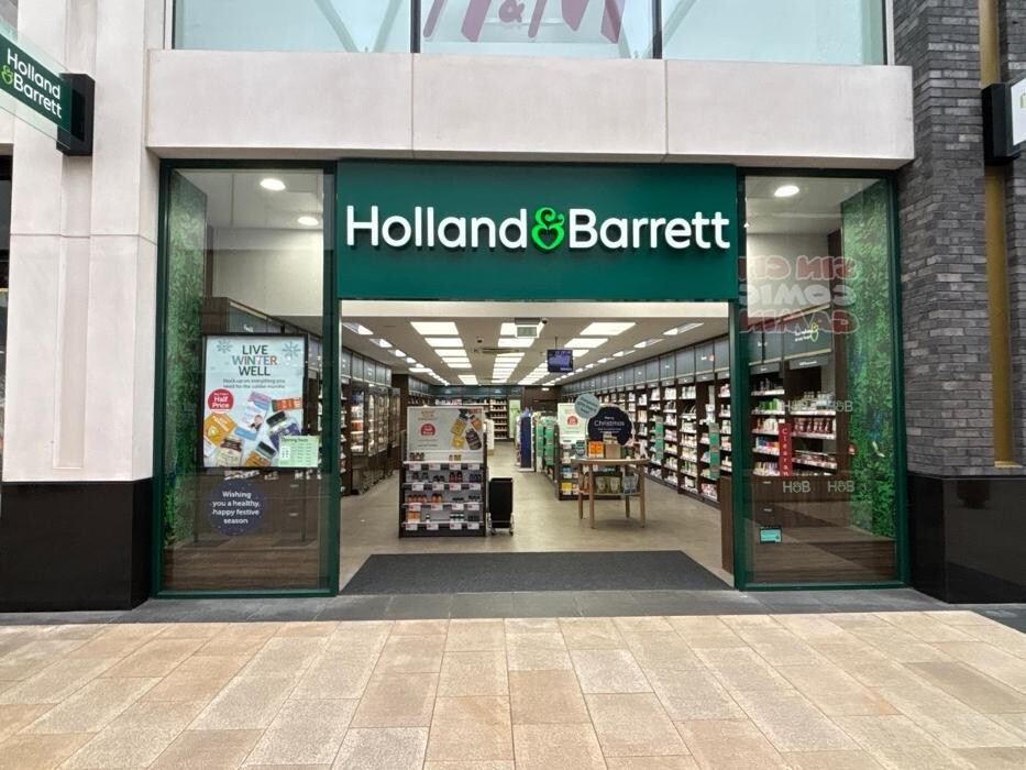 Images Holland & Barrett - Newport