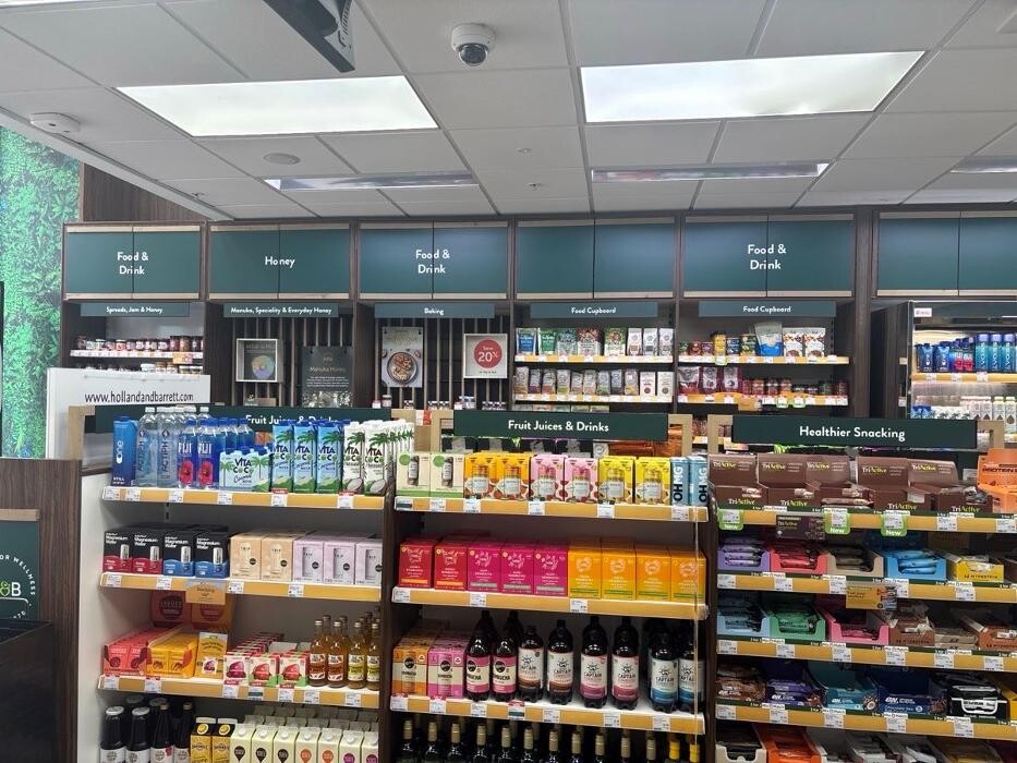 Images Holland & Barrett - Newport
