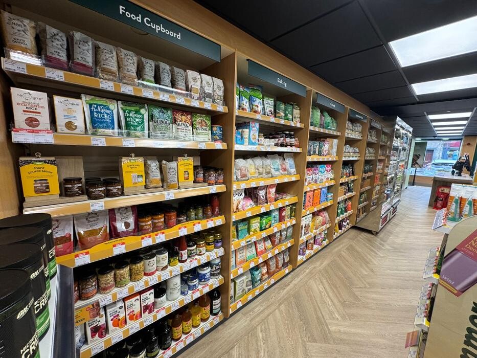 Images Holland & Barrett - St Andrews