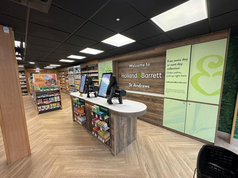 Images Holland & Barrett - St Andrews