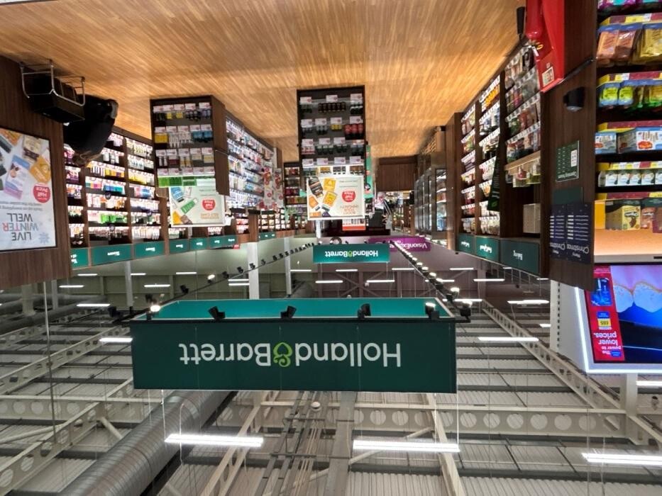 Images Holland & Barrett - Hull St Stephens Tesco