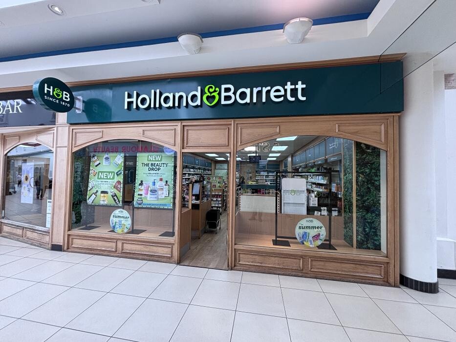 Images Holland & Barrett - Trowbridge