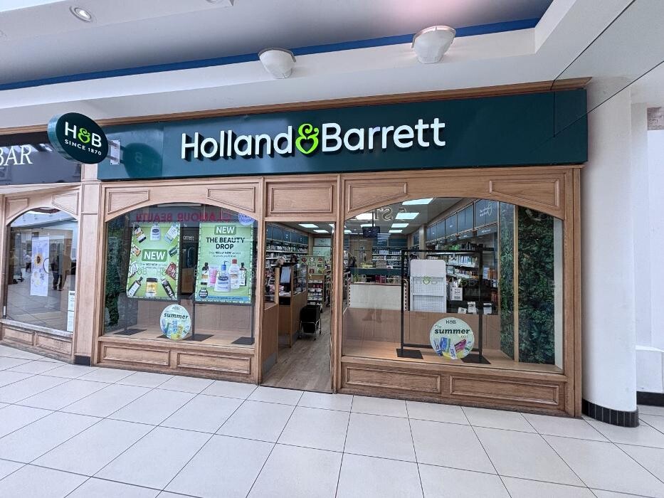Images Holland & Barrett - Trowbridge