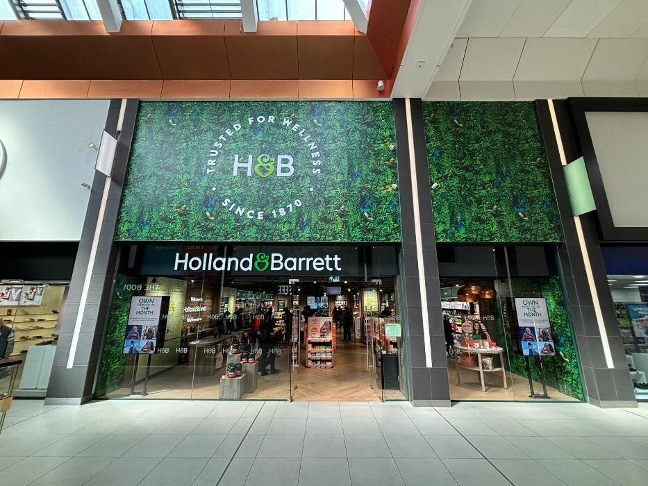 Images Holland & Barrett - Walthamstow