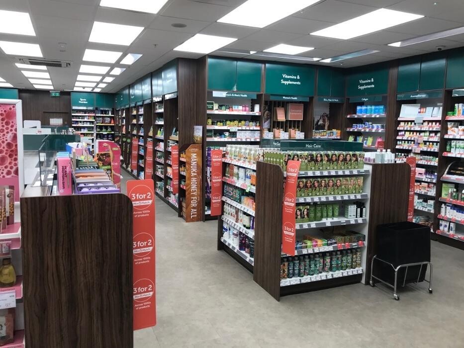 Images Holland & Barrett - Bradley Stoke