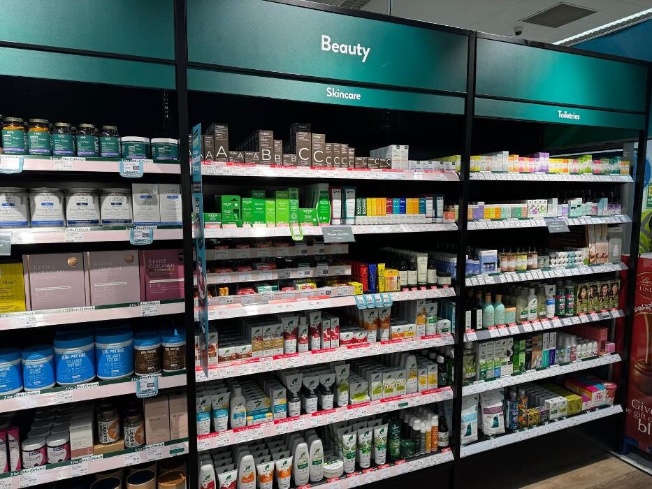 Images Holland & Barrett - Norwich Morrisons