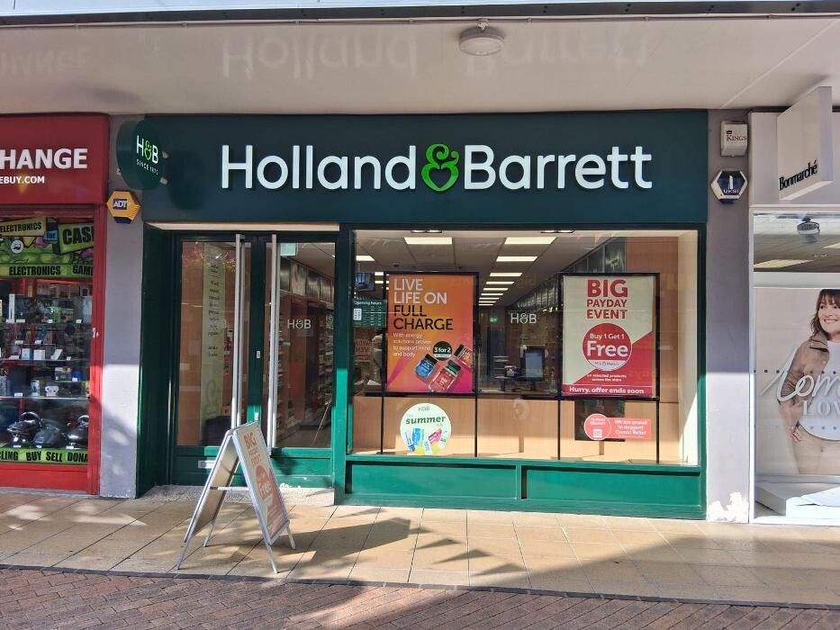 Images Holland & Barrett - Dunstable