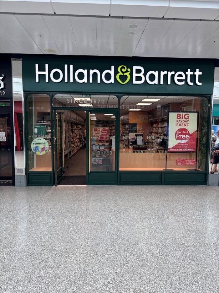Images Holland & Barrett - Grimsby