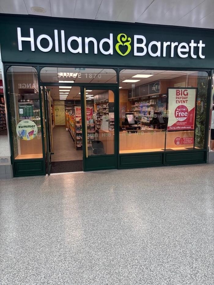 Images Holland & Barrett - Grimsby