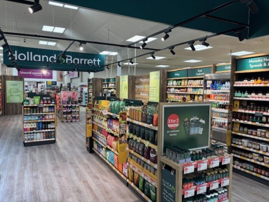 Images Holland & Barrett - Blackpool Tesco