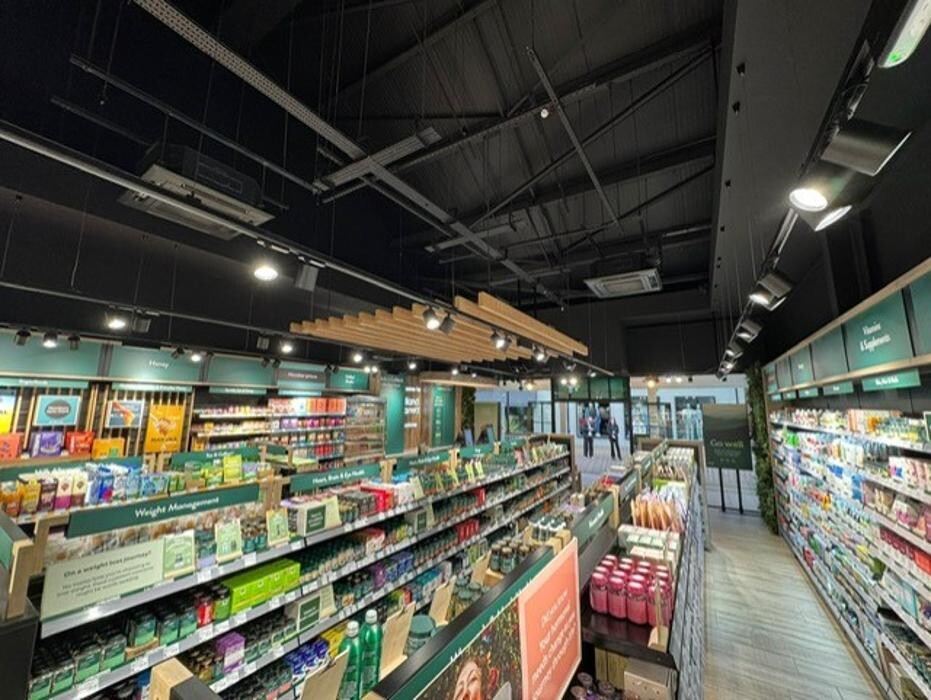 Images Holland & Barrett - Braintree Freeport