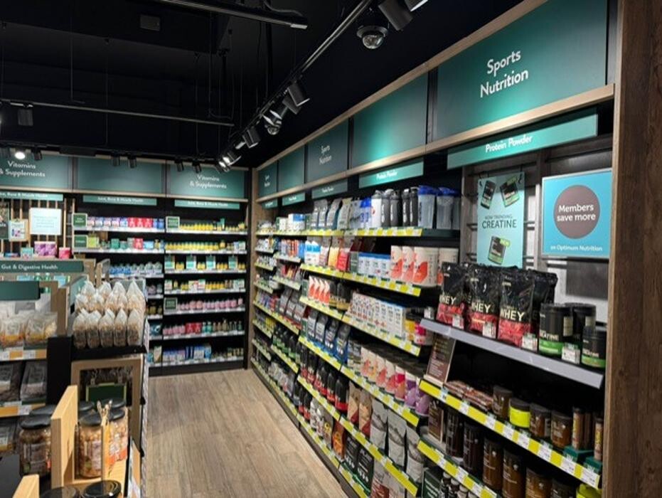 Images Holland & Barrett - Braintree Freeport