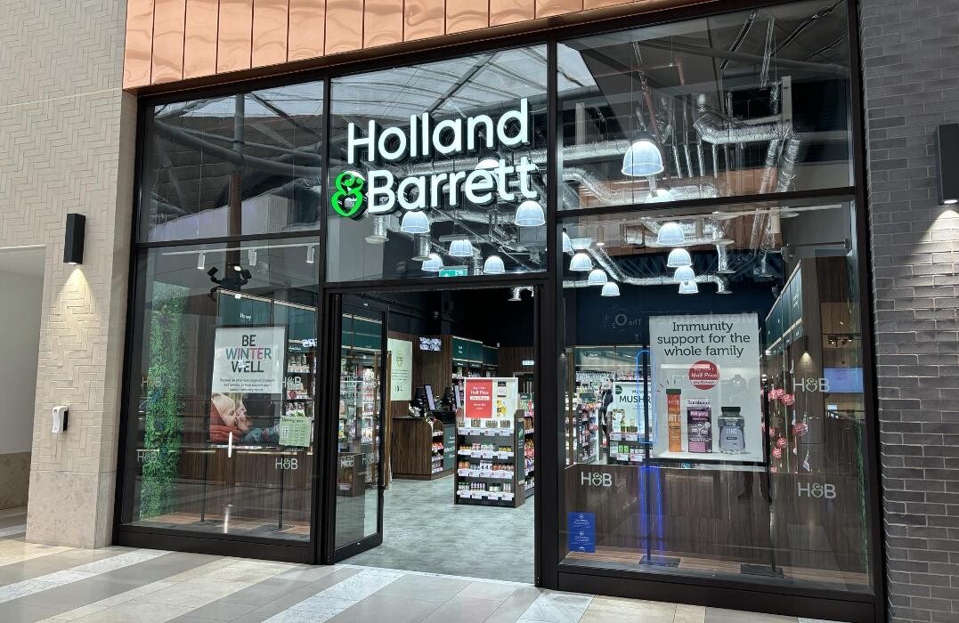 Images Holland & Barrett - O2 Arena Outlet