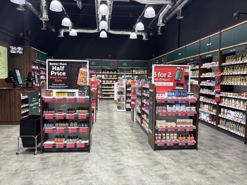 Images Holland & Barrett - O2 Arena Outlet