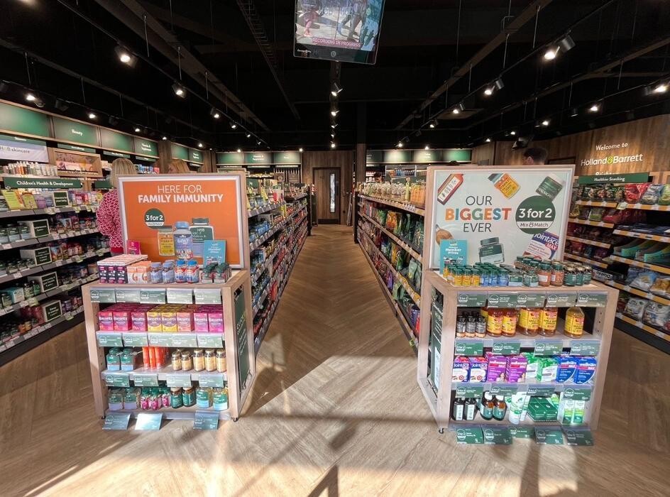 Images Holland & Barrett - Brighton