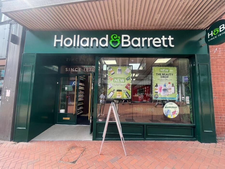 Images Holland & Barrett - Wrexham