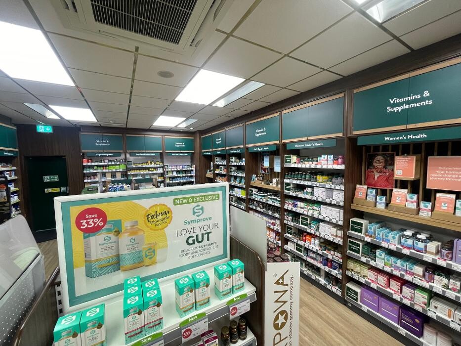 Images Holland & Barrett - Wrexham