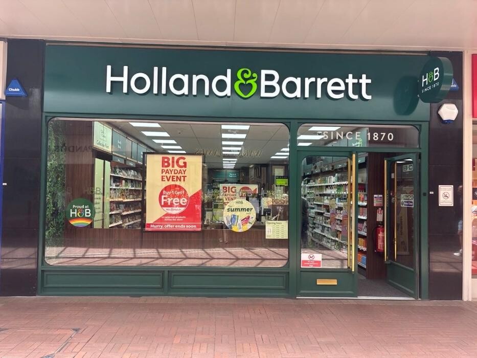 Images Holland & Barrett - Cwmbran