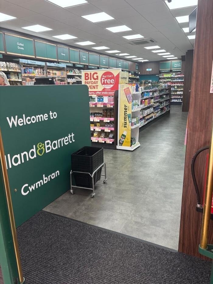 Images Holland & Barrett - Cwmbran