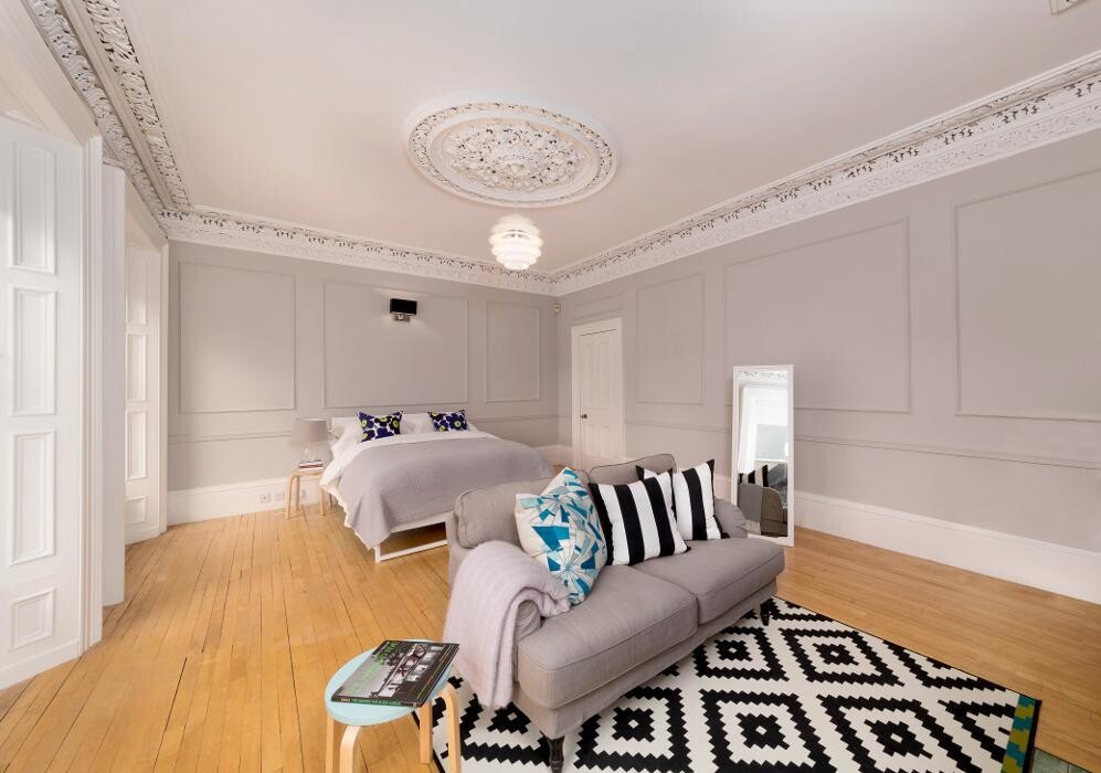 Images Pat Robson & Co. Ltd