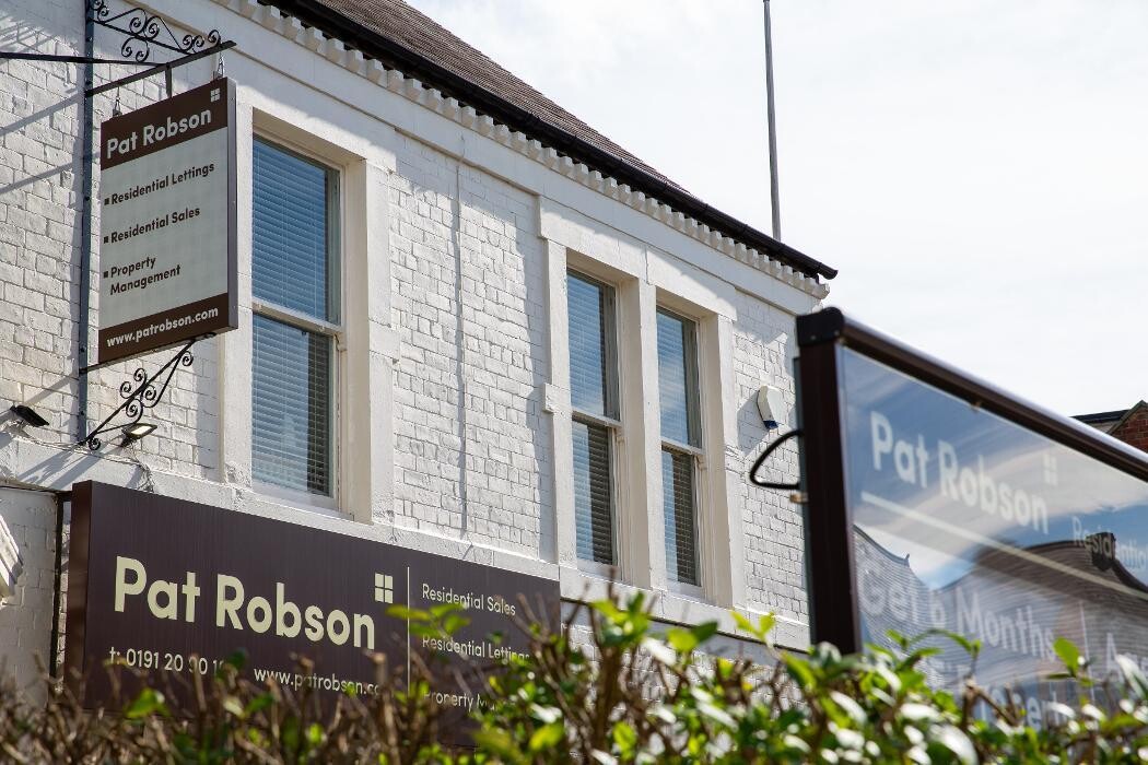 Images Pat Robson & Co. Ltd