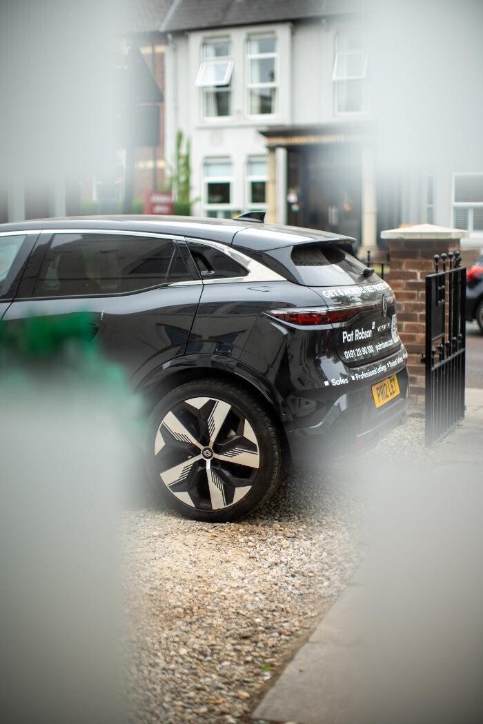 Images Pat Robson & Co. Ltd