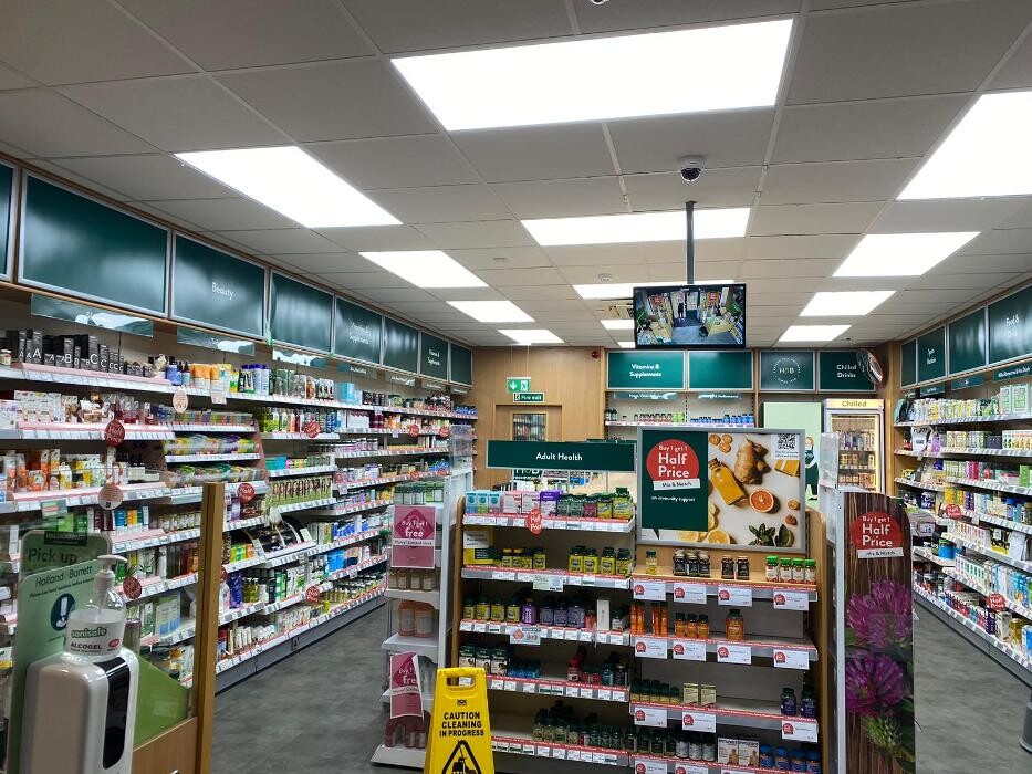 Images Holland & Barrett - Market Harborough