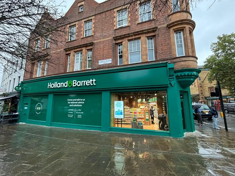 Images Holland & Barrett - Fulham