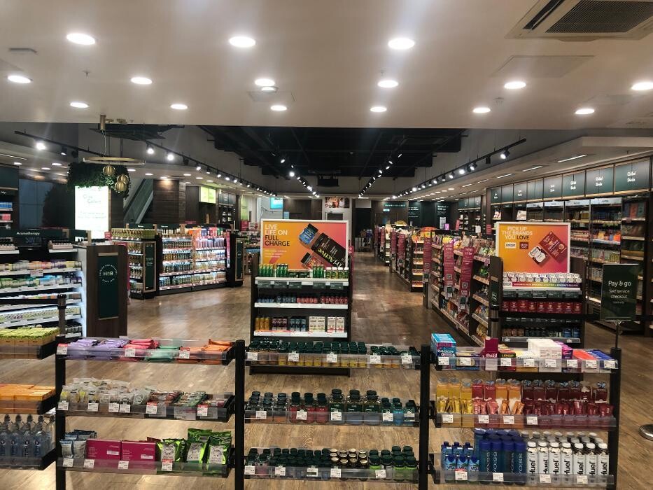 Images Holland & Barrett - Manchester Market Street