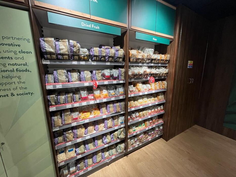 Images Holland & Barrett - Stratford East London