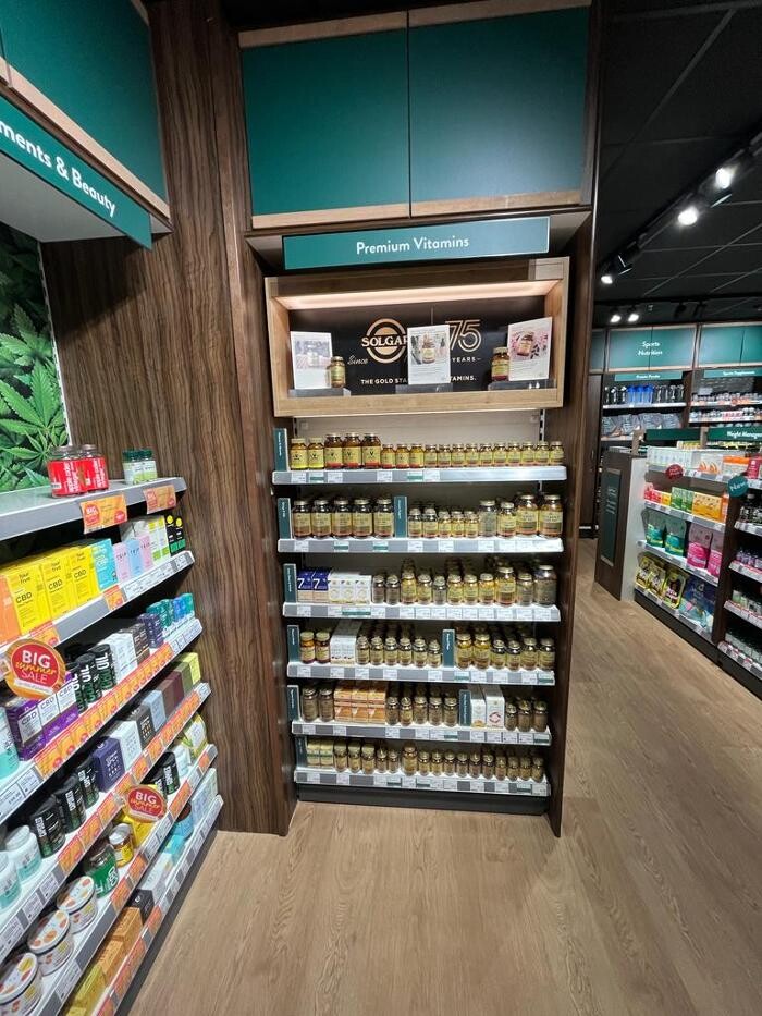 Images Holland & Barrett - Stratford East London