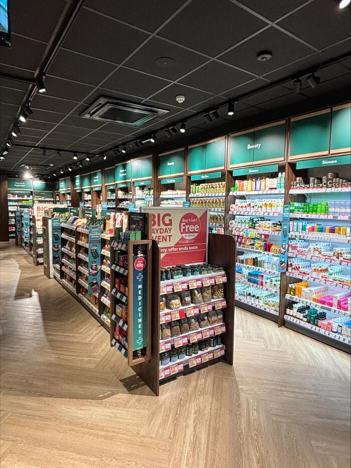 Images Holland & Barrett - Loughton