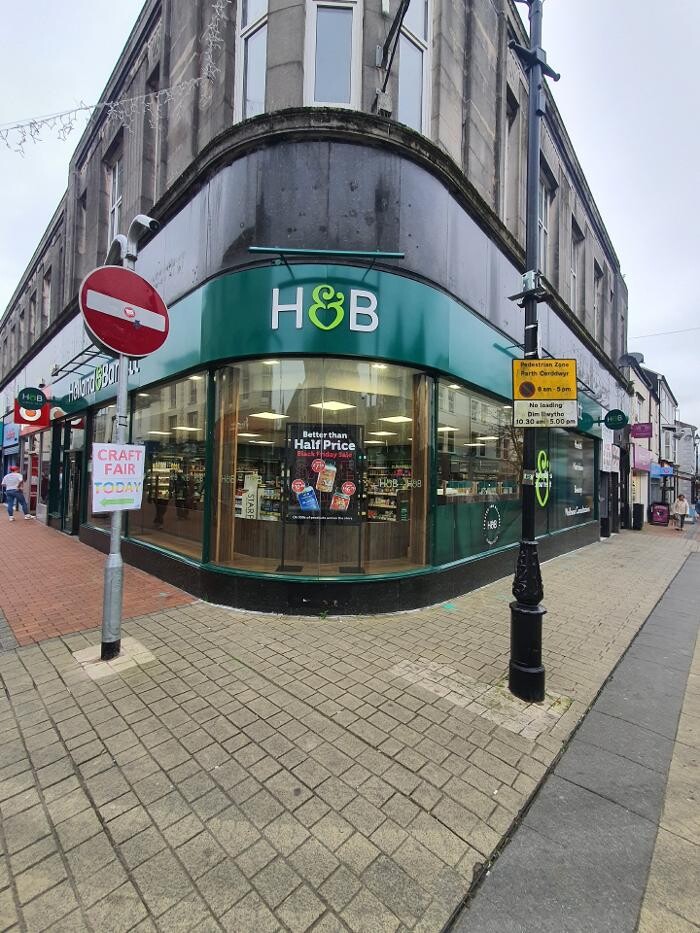 Images Holland & Barrett - Neath