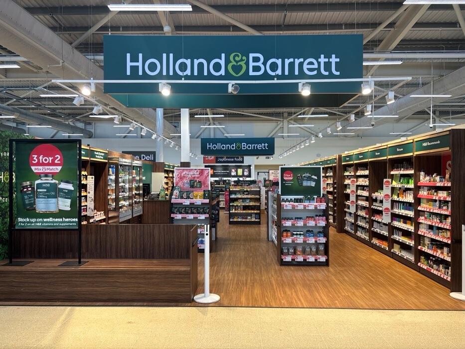 Images Holland & Barrett - Newport Spytty Tesco