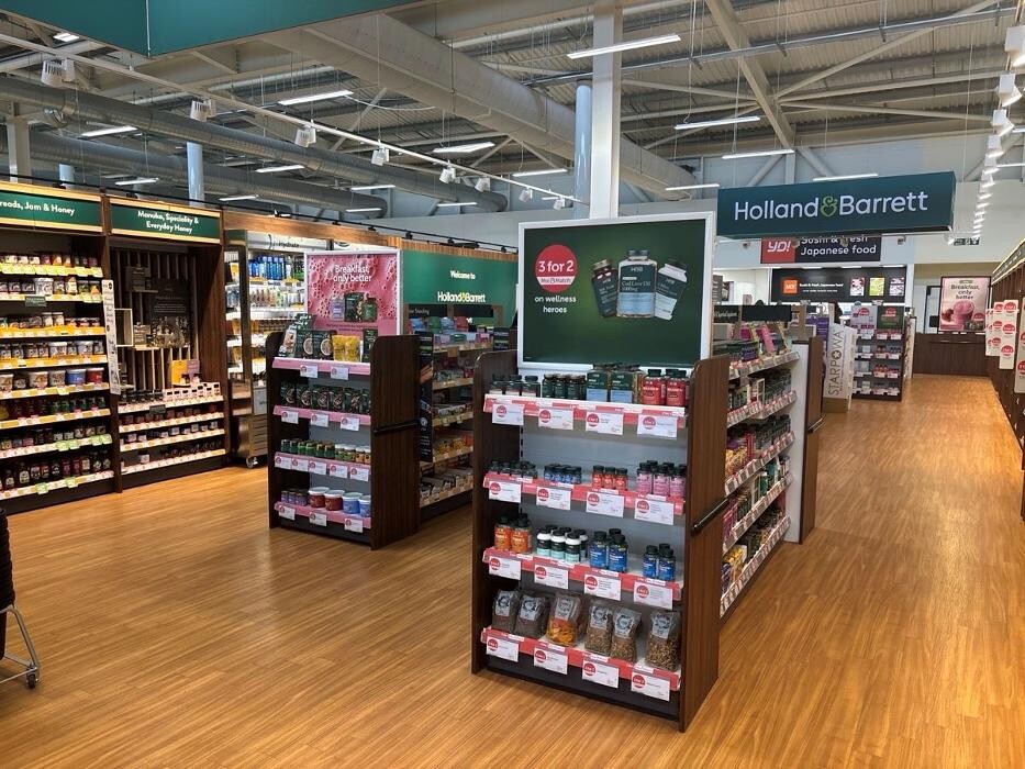 Images Holland & Barrett - Newport Spytty Tesco