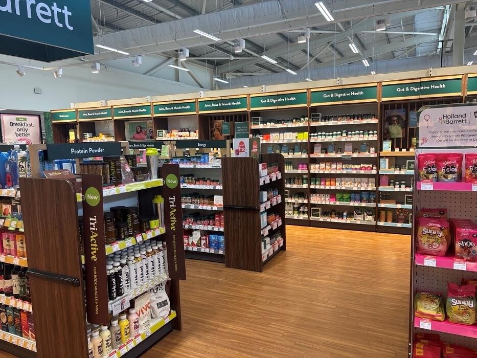 Images Holland & Barrett - Newport Spytty Tesco
