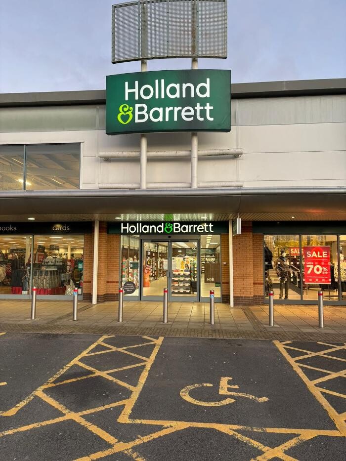 Images Holland & Barrett - Llanelli