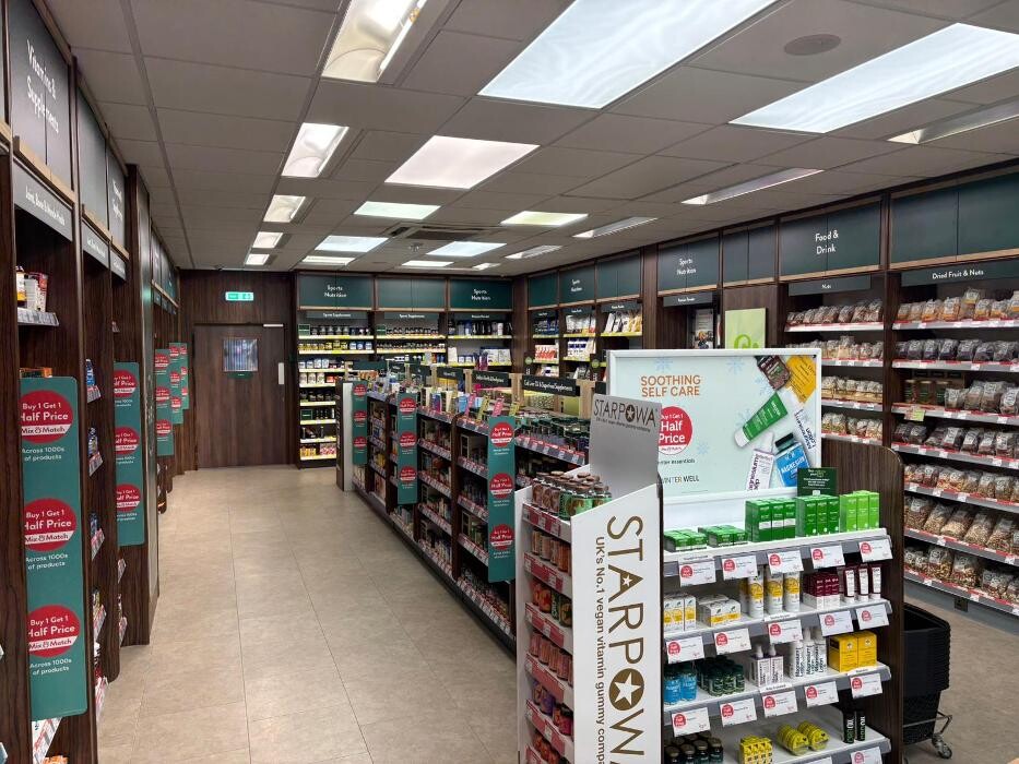 Images Holland & Barrett - Llanelli