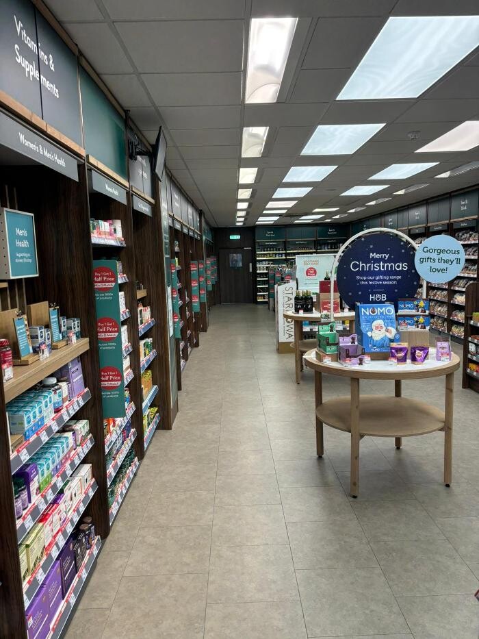 Images Holland & Barrett - Llanelli