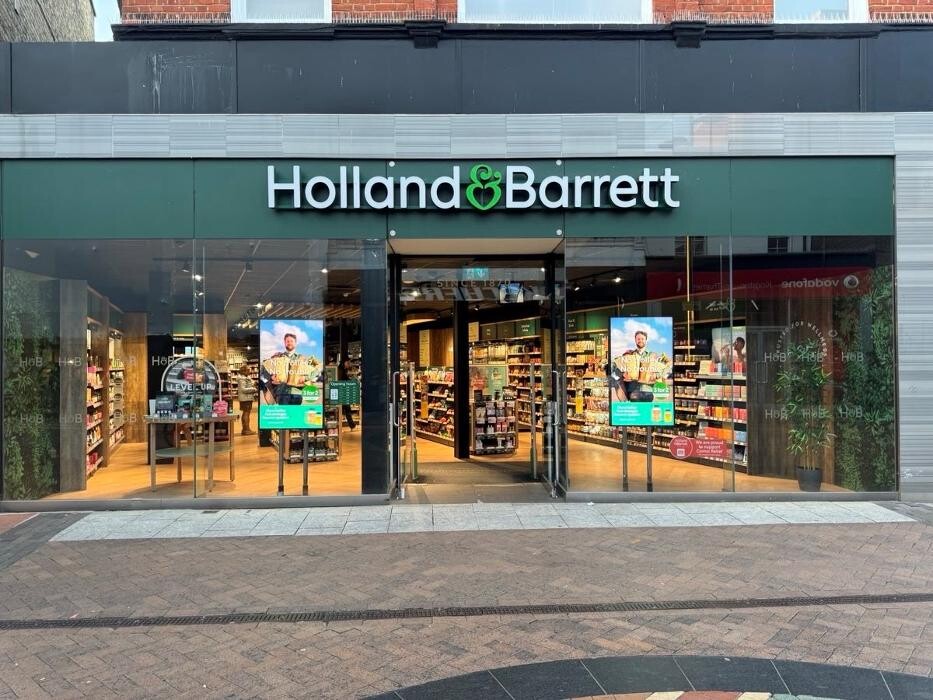Images Holland & Barrett - Kingston