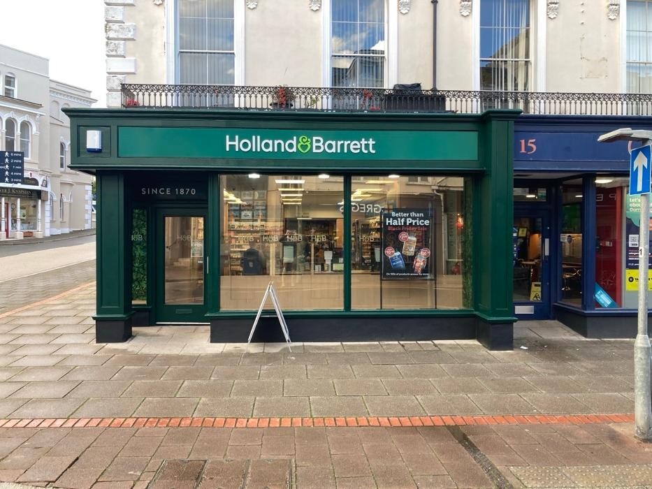 Images Holland & Barrett - Teignmouth