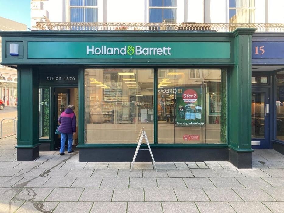 Images Holland & Barrett - Teignmouth