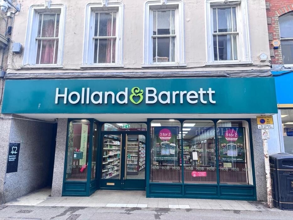 Images Holland & Barrett - Falmouth