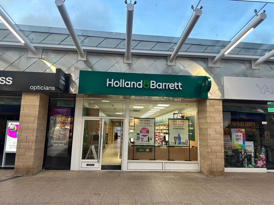 Images Holland & Barrett - Glasgow Fort